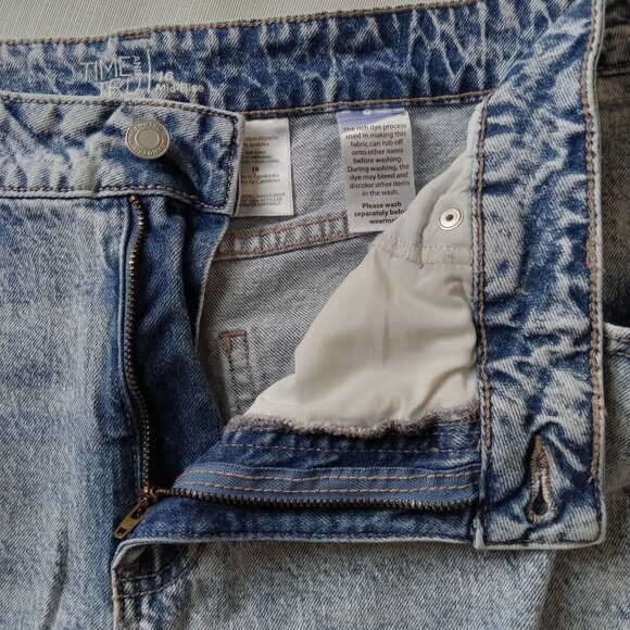 Time and Tru Acid Wash Mid Rise Straight Leg Distressed Denim Jeans Women's 16 - Picture 6 of 13